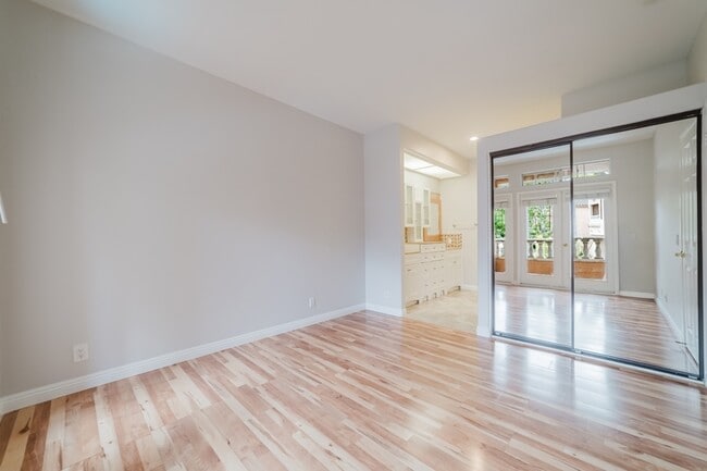 Building Photo - 3547 Cameo Dr