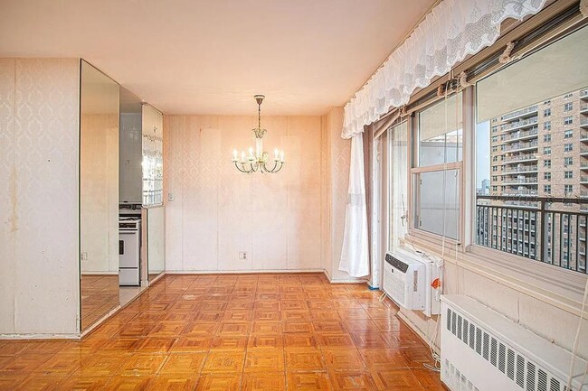 Building Photo - 464 Neptune Ave