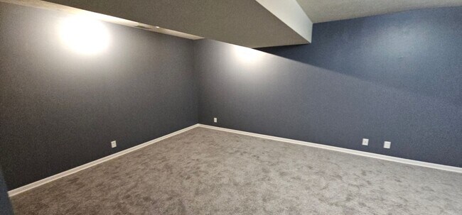 Building Photo - Charming 3BR House in Omaha