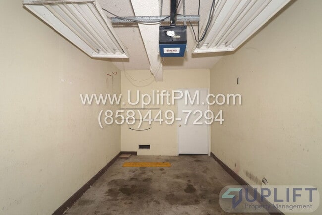 Building Photo - 1908 Via Las Palmas