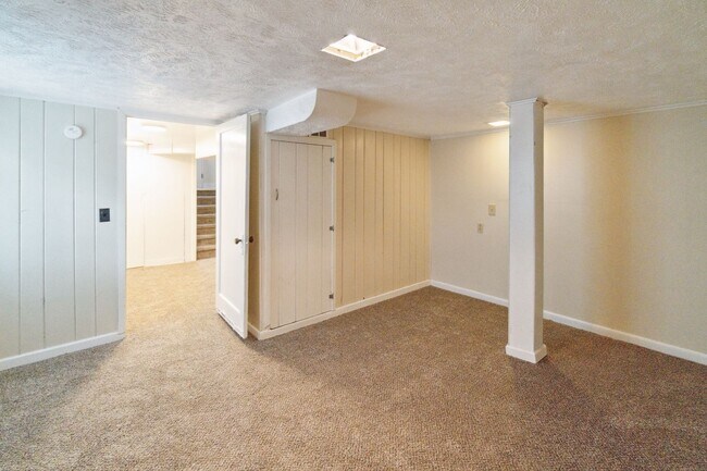 Building Photo - Single Family Home on Spokanes Sought Afte...
