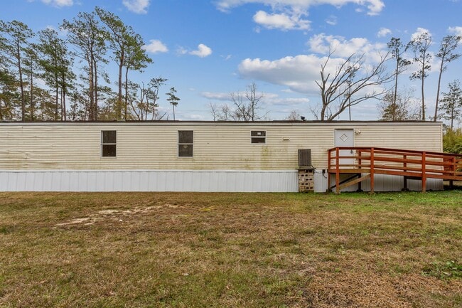 Building Photo - 23481 Redwood Dr