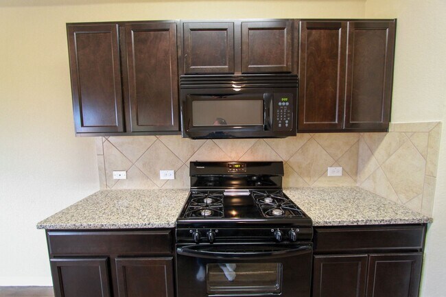 Building Photo - Charming 3-bedroom, 2-bath home in Briarcreek