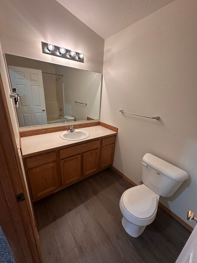 Building Photo - 7820 Three Rivers Dr