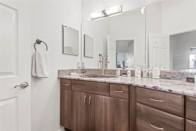 Building Photo - 1109 Pinellas Bayway S