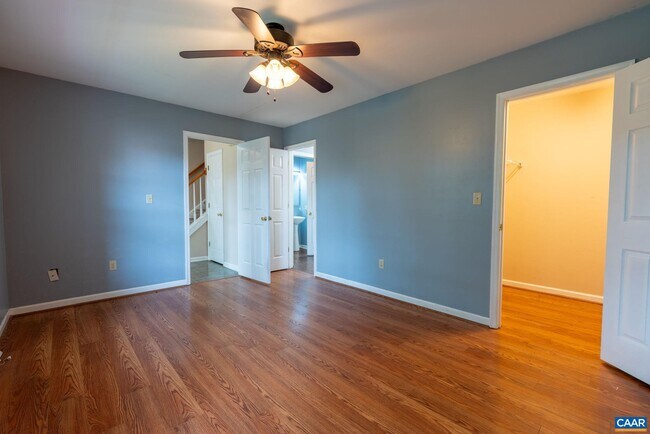 Building Photo - 497 Sunset Dr