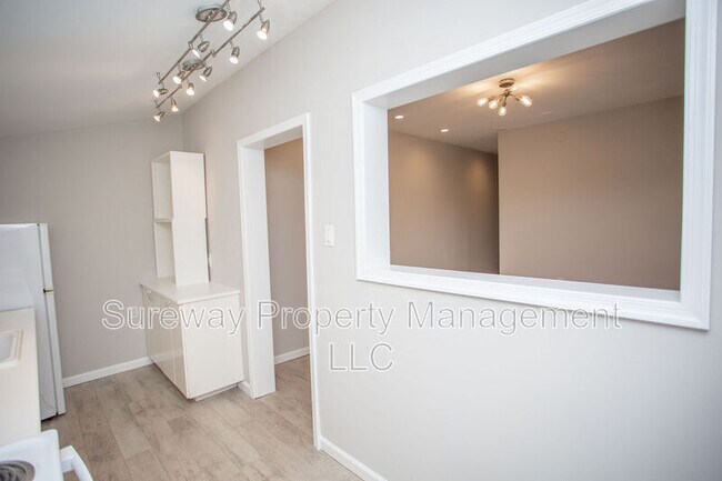 Building Photo - 37 Claypoole Ave