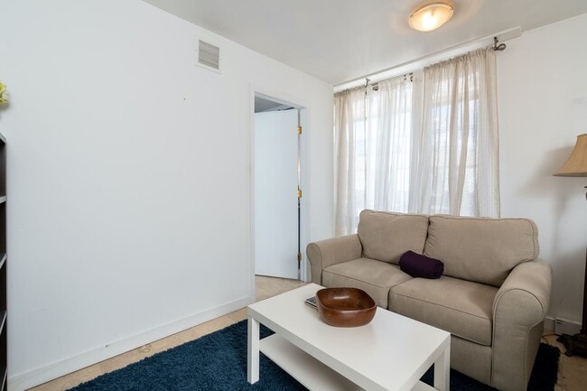 Building Photo - Sunny 2 BR at Claridge House Coop