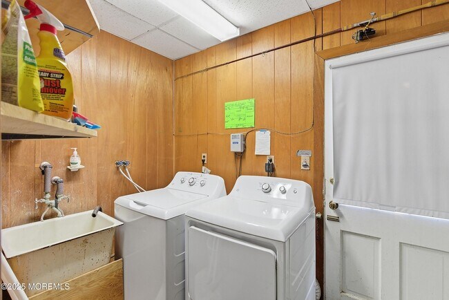 Building Photo - 204 Neptune Pl