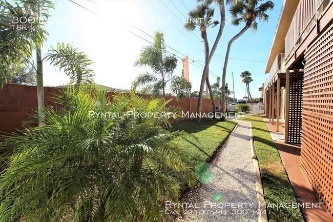 Building Photo - 3001 BEE RIDGE Rd