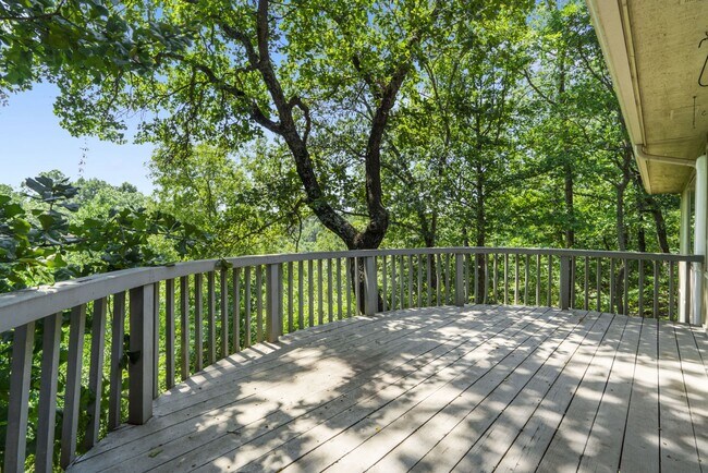 Building Photo - 30 Kensington Dr