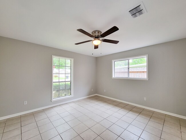 Building Photo - Welcome to your dream rental! This meticulously remodeled 3-bedroom, 2-bathroom home in the heart...