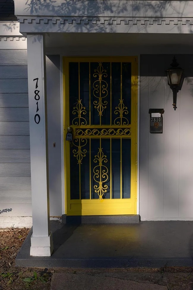 Entry - 7810 W Navy Cir