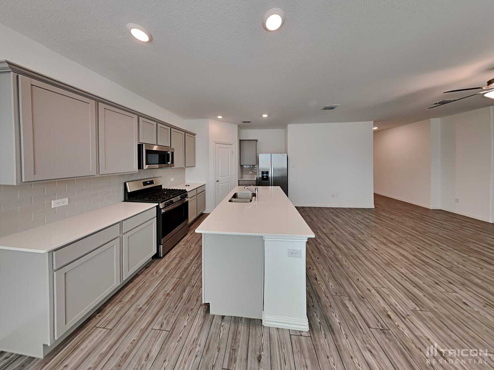Building Photo - 2513 Starwater Dr