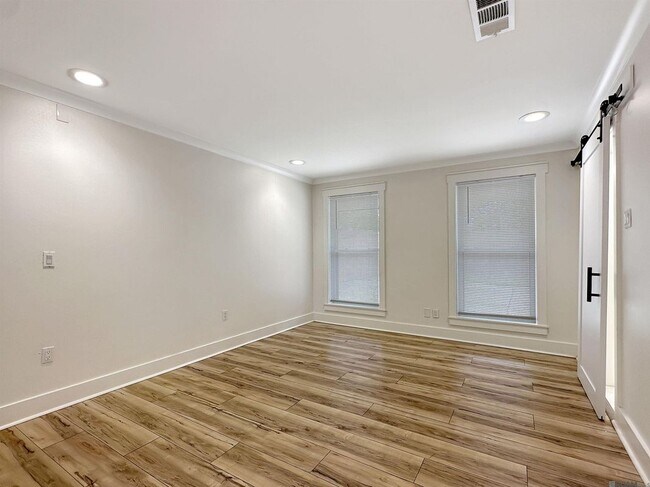 Building Photo - 7323 Sheffield Ct