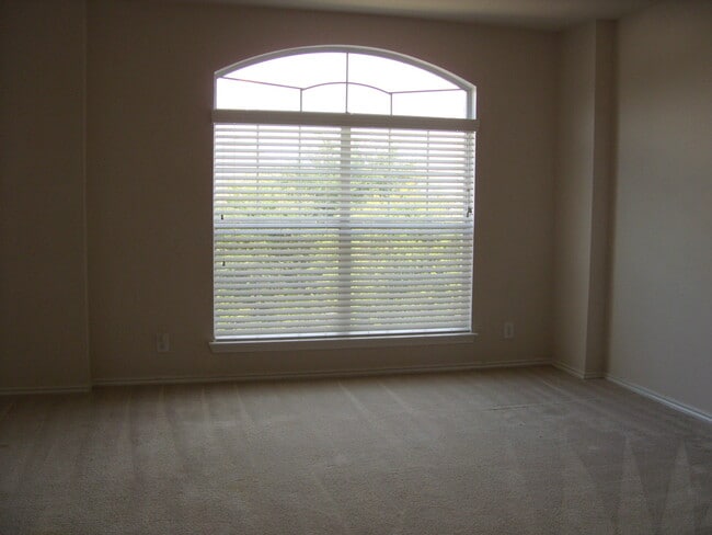 Building Photo - Beautiful home near Randolph AFB