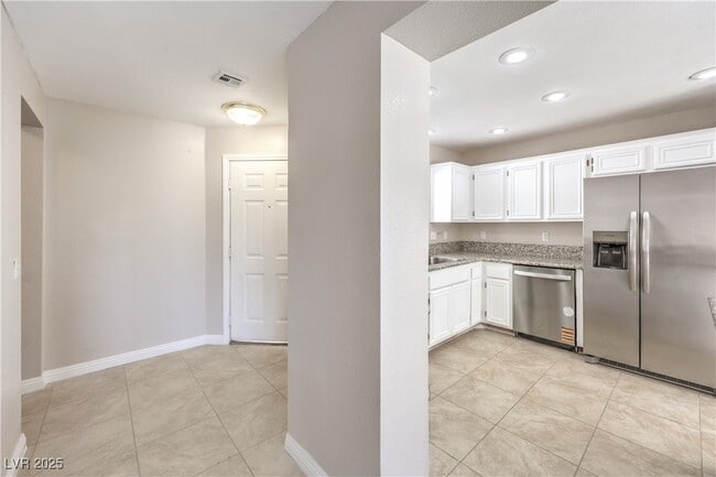 Building Photo - 1453 Rothwell Ct