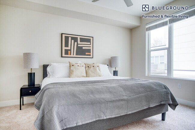 Building Photo - 3251 Lowell Blvd