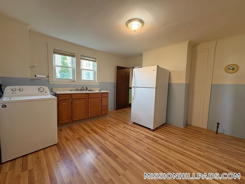 Building Photo - 155-157 Hillside St.