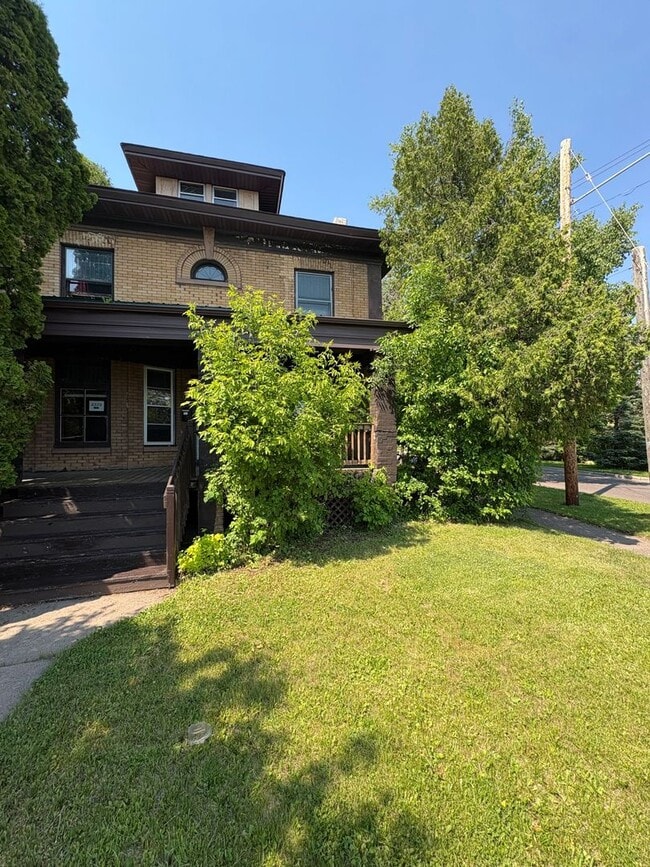 Building Photo - 4329-4331 E Superior St