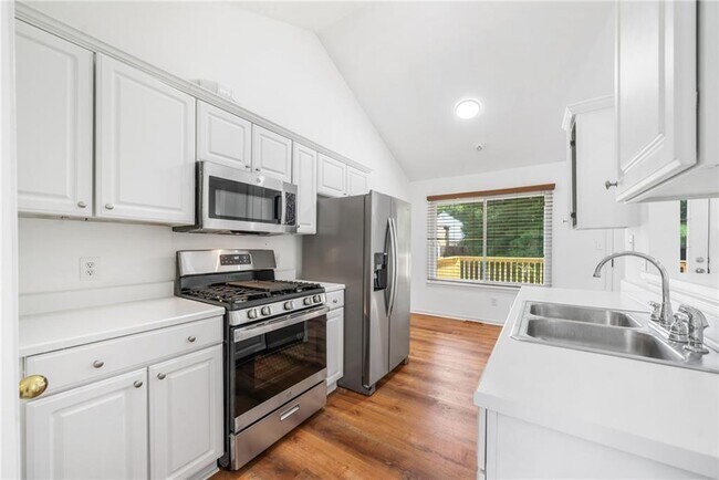 Building Photo - 535 Durham Ridge Dr NW