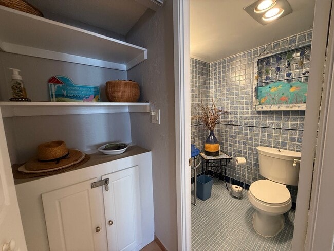 Building Photo - Fully Furnished 2-bedroom, 2-bath residence located in Oceans Five