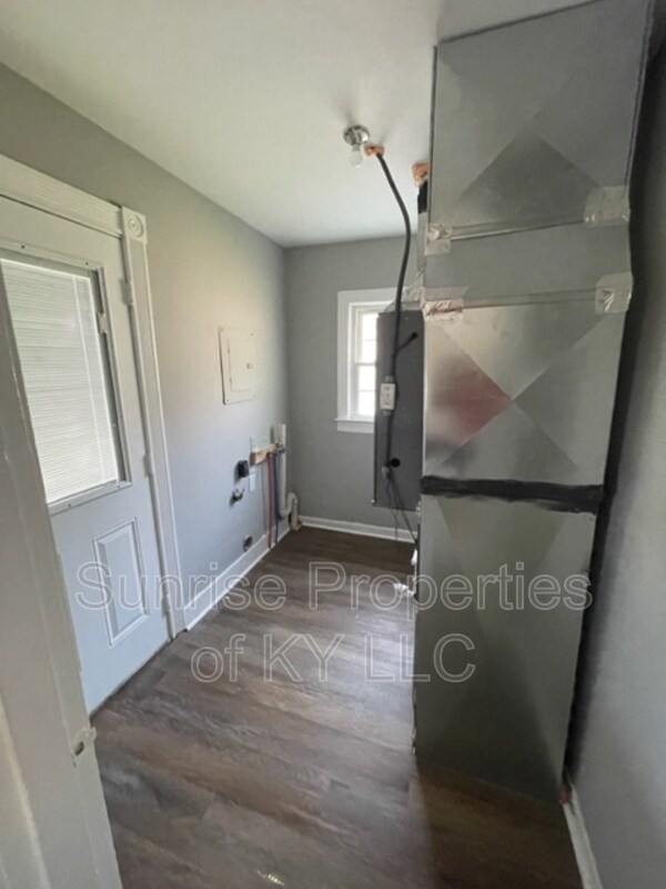 Building Photo - 4814 Westside Dr