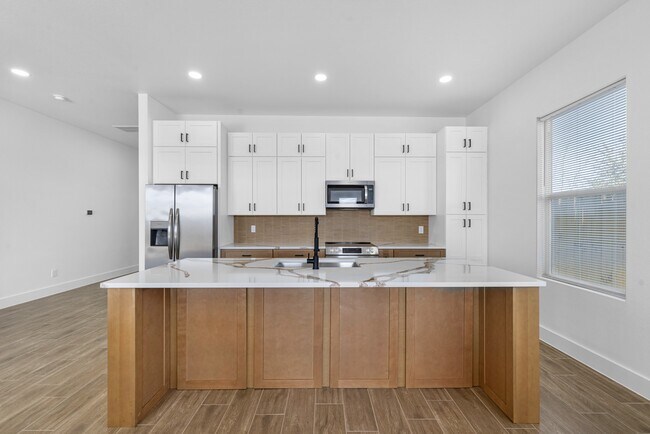Building Photo - 323 Rd 5840