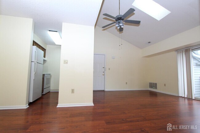 Building Photo - 5012 Ravens Crest Dr