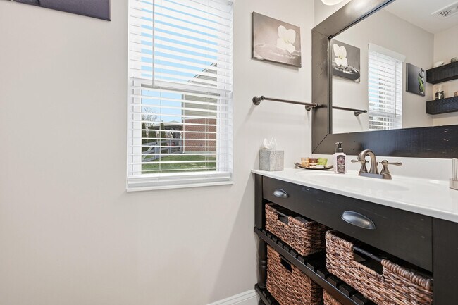 Building Photo - 1815 Mountainview Ct