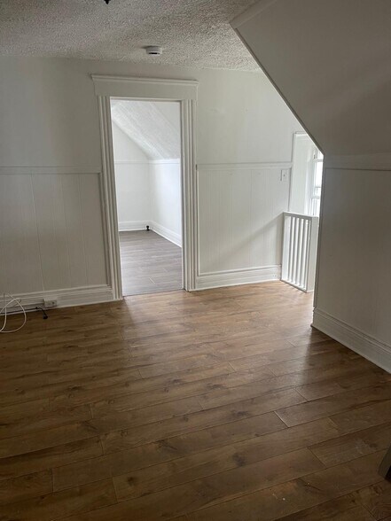 Building Photo - 26 Ella St