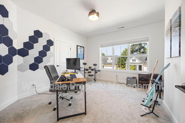 Building Photo - 2020 Moonraker Dr