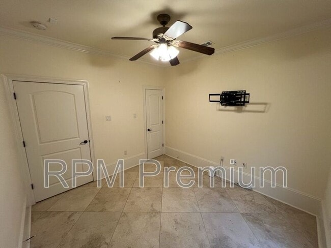 Building Photo - 17703 Shady Creek Ave