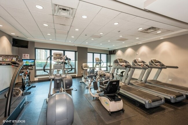 Building Photo - 130 N Garland Ct