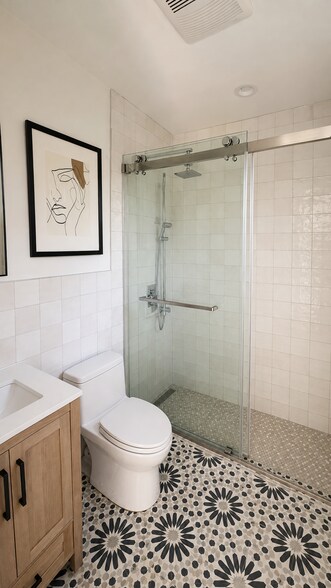 Primary bathroom - 9892 Lapworth Cir
