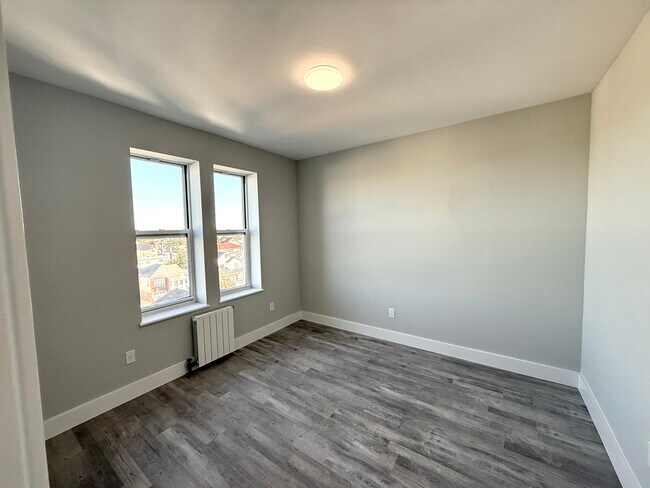 Building Photo - 237 E Broadway