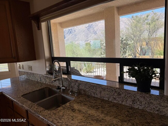 Building Photo - 6141 N Paseo Zaldivar