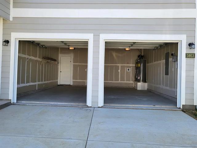 Building Photo - 5913 Hopkins Dr