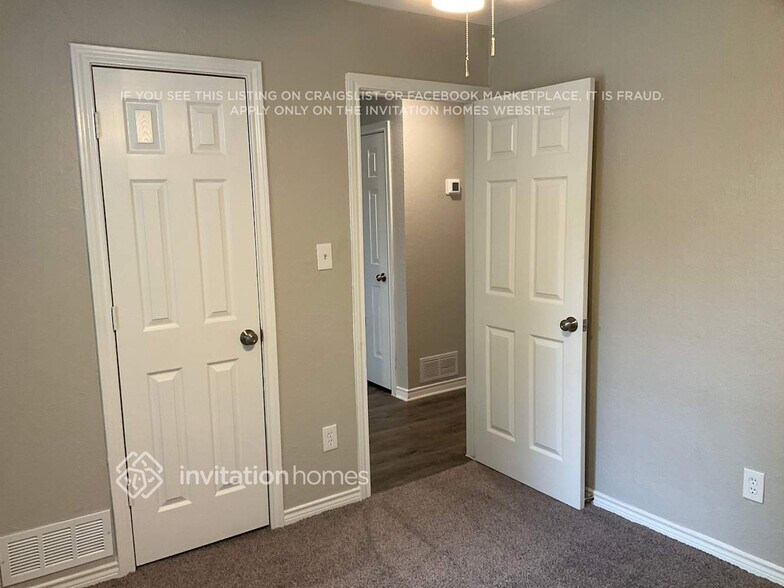 Building Photo - 1605 Forest Oaks Way