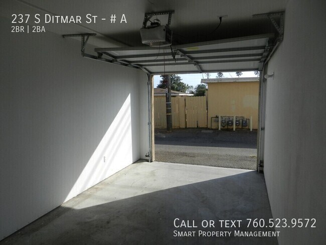 Building Photo - 237 S Ditmar St