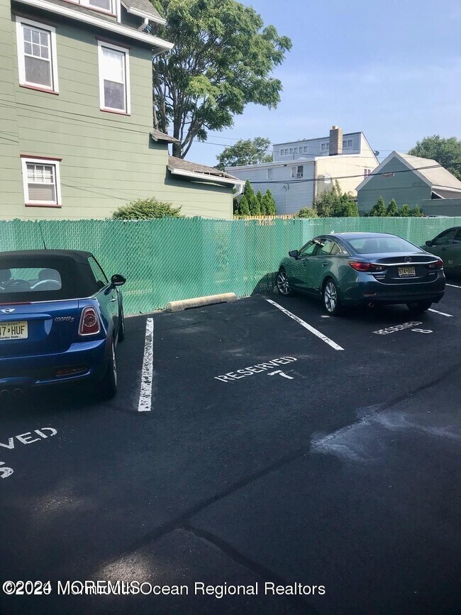 Building Photo - 301 Sixth Ave