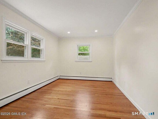 Building Photo - 5 Raphael Pl