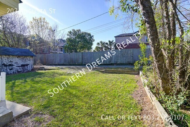 Building Photo - 203 Augusta St