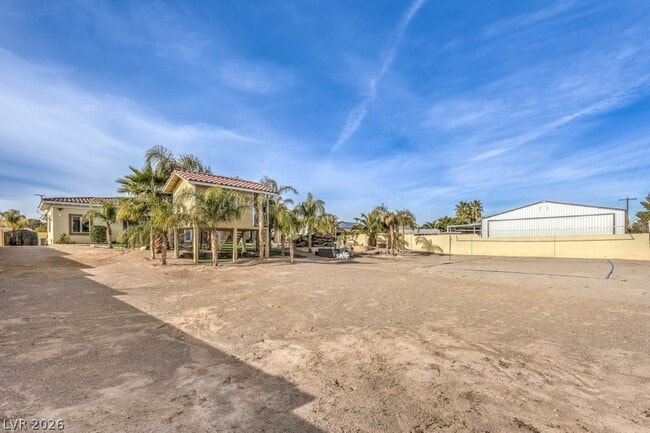 Building Photo - 2780 El Camino Rd