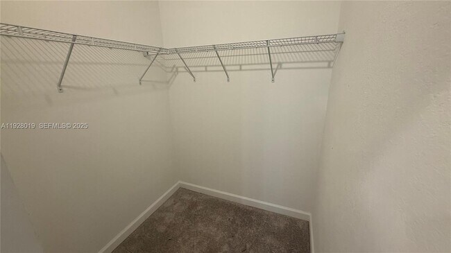 Building Photo - 2833 SE 25th Ave