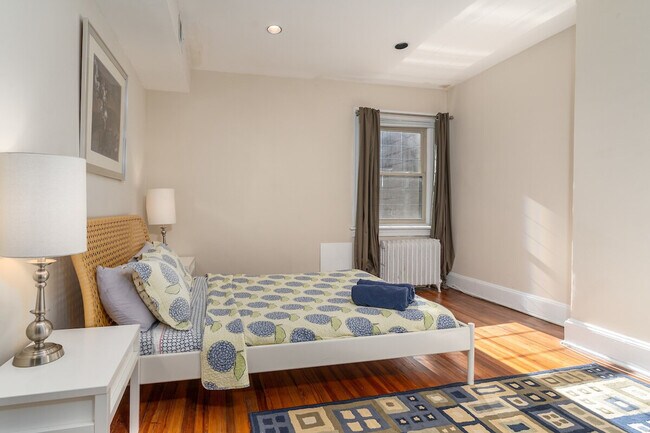 Building Photo - 2633 Adams Mill Rd NW