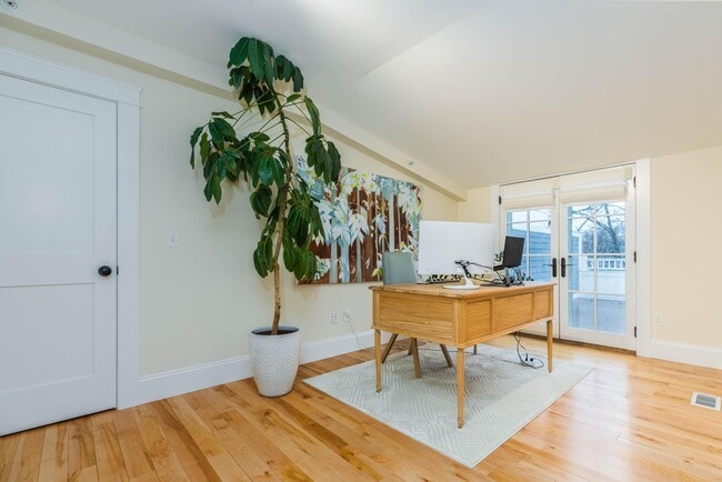 Building Photo - 1 Franklin St