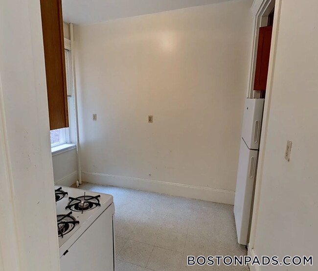 Building Photo - 24 Westland Ave