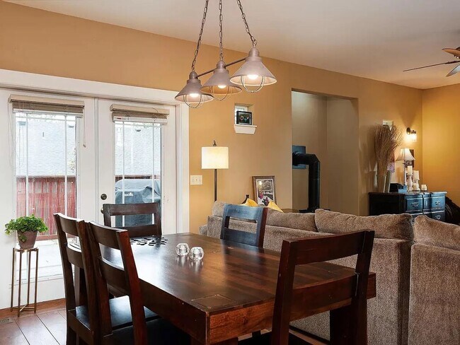 Building Photo - 2242 NW Torrey Pines Dr