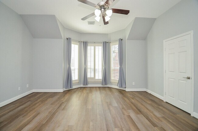 Building Photo - 1016 Studer St